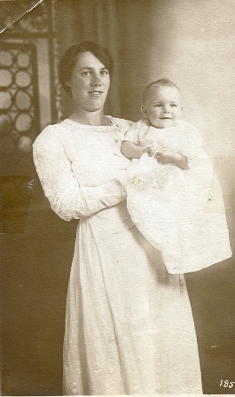 1920 lilian Murray with Eileen Murray aged 11 months